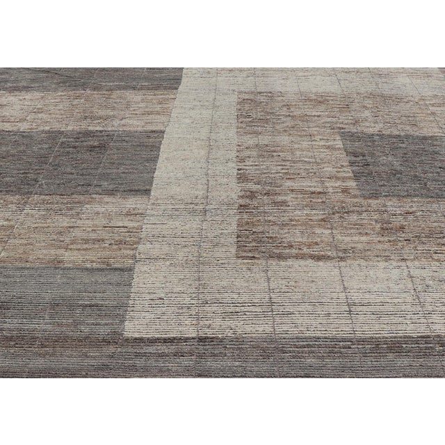 Large Modern Rug in Earth Tones With Square Size and Distressed Texture 13'0 X 13'9 For Sale - Image 4 of 12