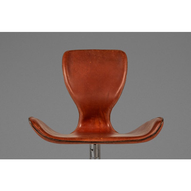 Pair of Patinaed K2 Office Chairs by Kirsten Jones & Adam Bottomley for Koi After Arne Jacbonsen Series 7 Chair, Uk & Italy, C. 2000s For Sale - Image 10 of 18