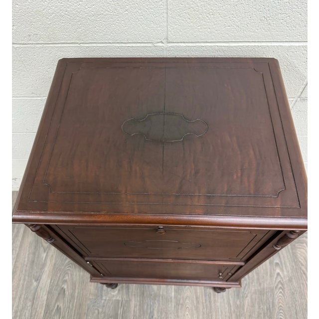Antique Federal Colonial English Mahogany Lift Top Radio Cabinet Console Stand For Sale - Image 9 of 16