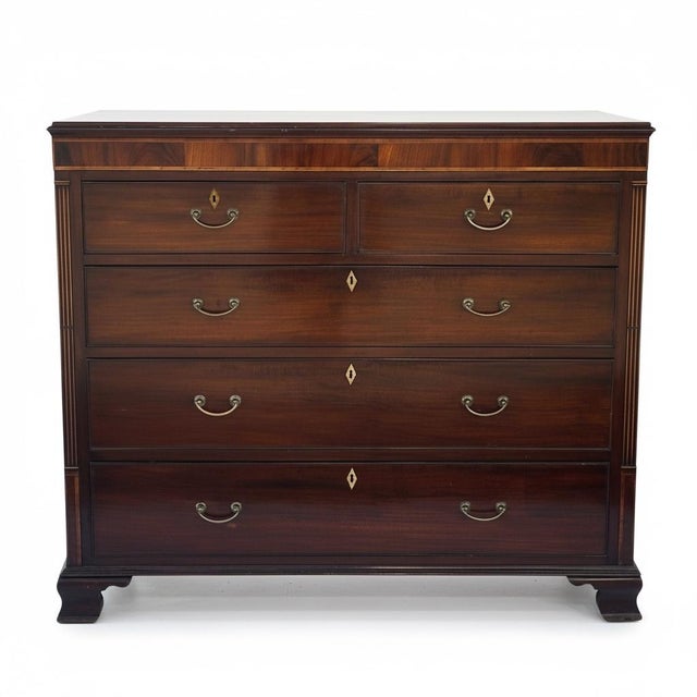 Wood 19th Century English William IV Flame Mahogany and Satinwood Scottish Chest For Sale - Image 7 of 9