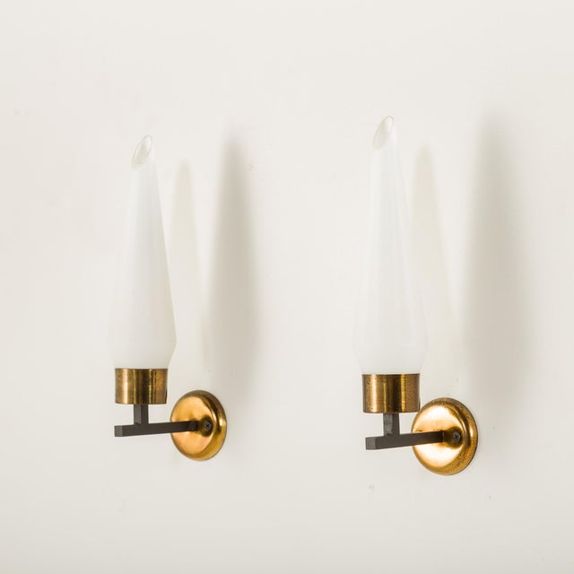 Stilnovo Italian Wall Scones in Opaline Glass and Brass from Stilnovo, 1960s, Set of 2 For Sale - Image 4 of 10
