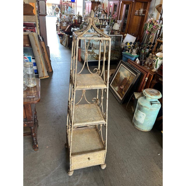 Vintage Pagoda Shaped Etagere For Sale In West Palm - Image 6 of 8