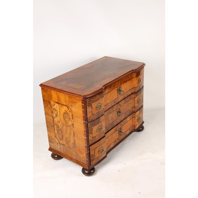 Baroque Chest of Drawers in Walnut, Braunschweig, Germany, 1780 For Sale - Image 14 of 14