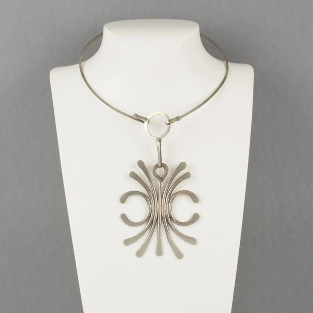 Contemporary Mid Century Space Age Stainless Steel Modernist Wire Collar Pendant Necklace For Sale - Image 3 of 9