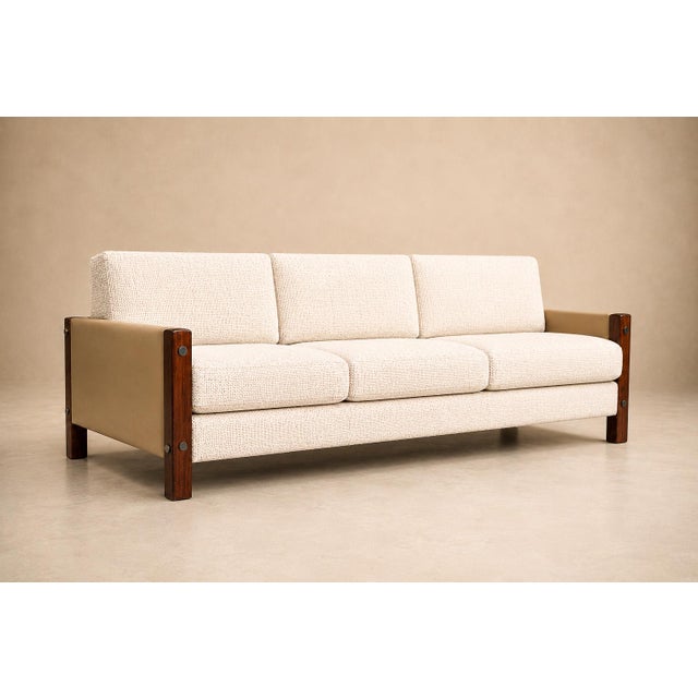 White Sergio Rodrigues "Millor" Sofa in Rosewood, Leather & Textured Fabric, Brazil, 1960s For Sale - Image 8 of 18
