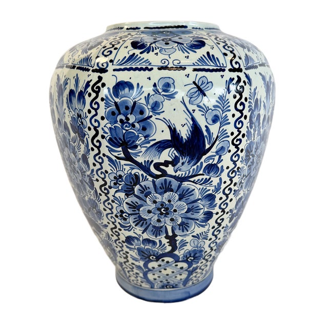 1970s Large Hand-Painted Delft Blue & White Vase With Bird Motif For Sale In Houston - Image 6 of 11