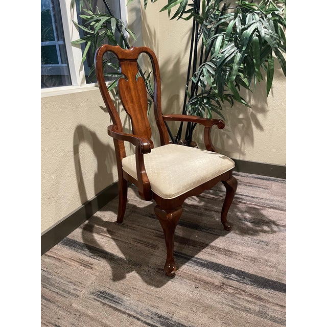 Queen Anne Late 20th Century Vintage Universal Furniture Ltd. Mahogany Queen Anne Armchair | Chippendale Inspired Accent Chair For Sale - Image 3 of 12