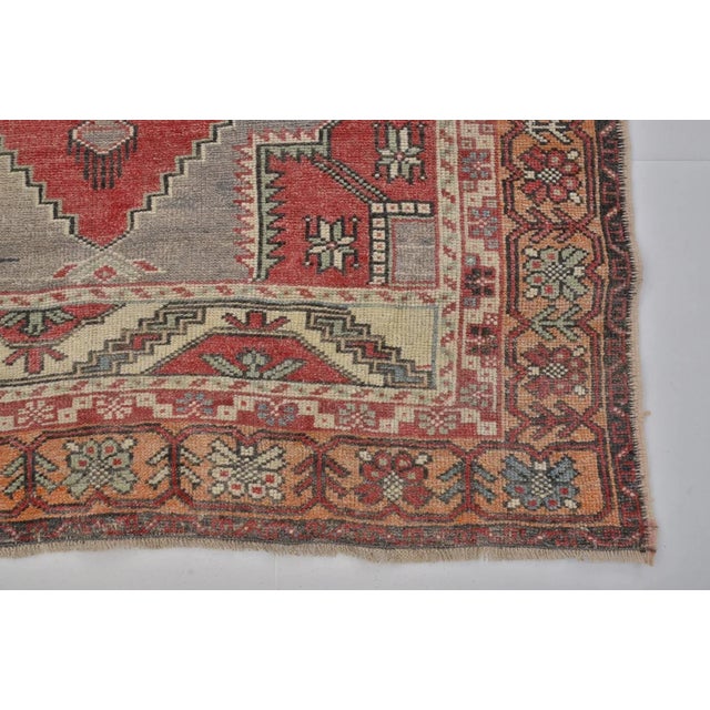 Turkish Floral Anatolian Vintage Wool Rug For Sale - Image 3 of 10