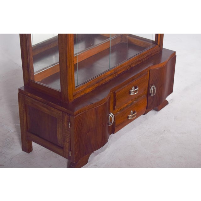 Art Deco Showcase in Walnut, 1930s For Sale - Image 6 of 11
