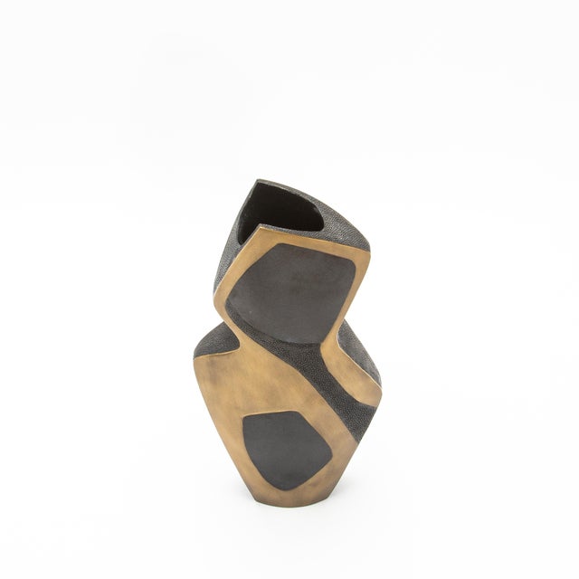 Modern Sculptural Vase in Shagreen With Shell and Brass Details by R&y Augousti For Sale In Los Angeles - Image 6 of 11