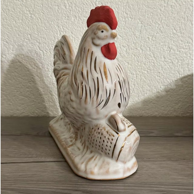 A Hagi ware (萩焼) ornament of a rooster and hen by Tenryū, Japan. It measures 20 cm high × 20 cm long (7.9 × 7.9 in). The...