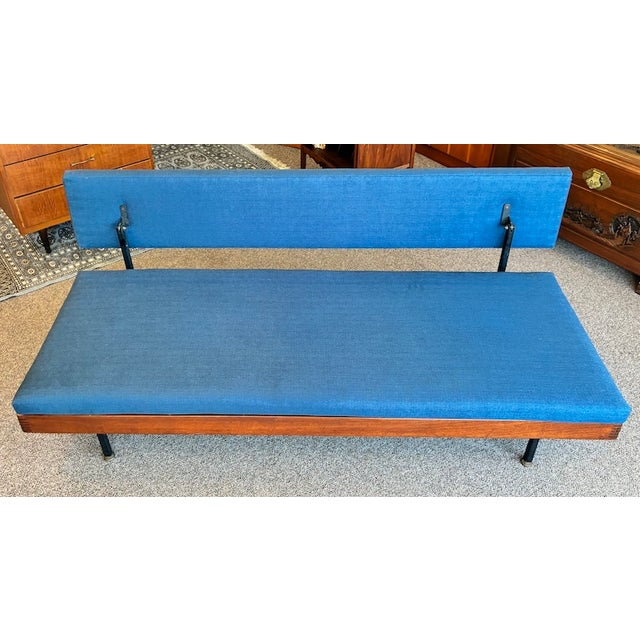 European Mid Century Modern Teak Frame Platform Sofa / Day Bed c.1960 For Sale In San Francisco - Image 6 of 9