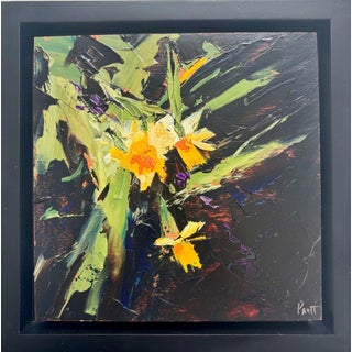 Daffodils by Sandra Pratt | Oil Painting of yellow daffodil flowers on a dark background For Sale
