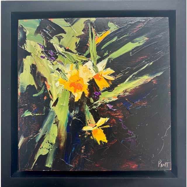 Daffodils by Sandra Pratt | Oil Painting of yellow daffodil flowers on a dark background For Sale
