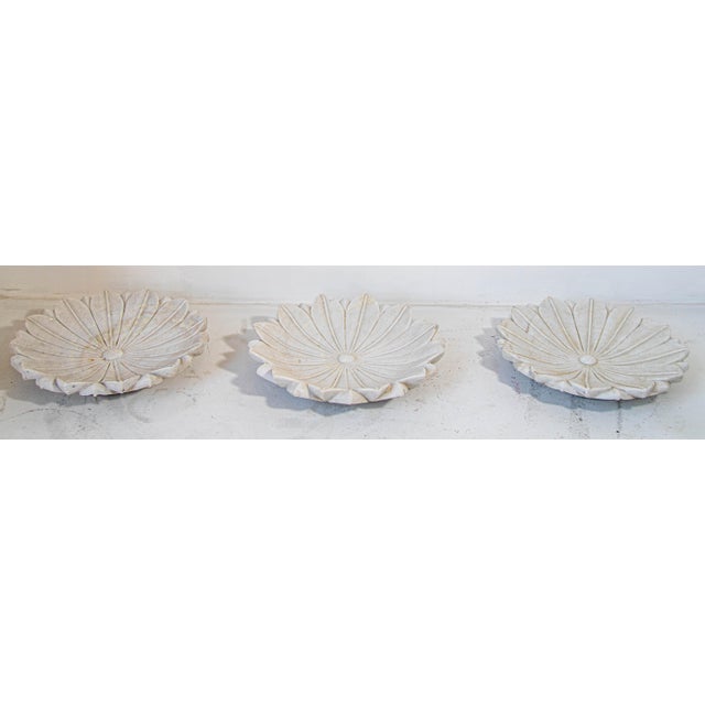 White Marble Open Lotus Flower Shape Large Blow Hand-Carved in India Raj Mughal For Sale - Image 12 of 12