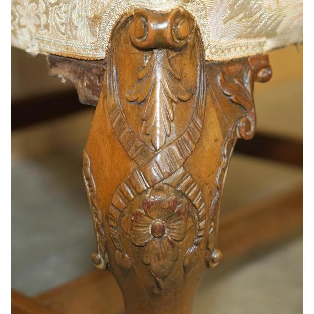 Irish George III Carved Gainsborough Armchair, 1880s For Sale - Image 11 of 18