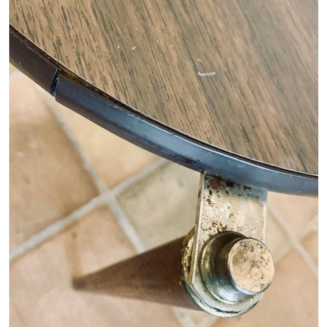 Wood Vintage Mid-Century Modern Round Stacking, Drinks Side Tables With an Abstract ‘Atomic Ranch’ Design on Top & Brass Fittings at the Legs- Set of 3 For Sale - Image 7 of 12