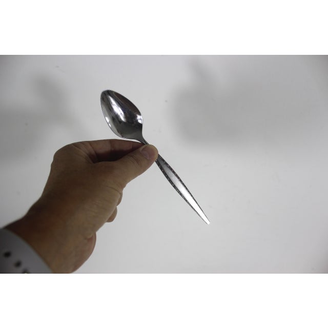 Mid-Century Modern 1960’s Four Venetia Teaspoons Tea Spoon Mid Century Modern Stainless Steel Oneida Community Matching Scroll Matching Set Black Detail For Sale - Image 3 of 6