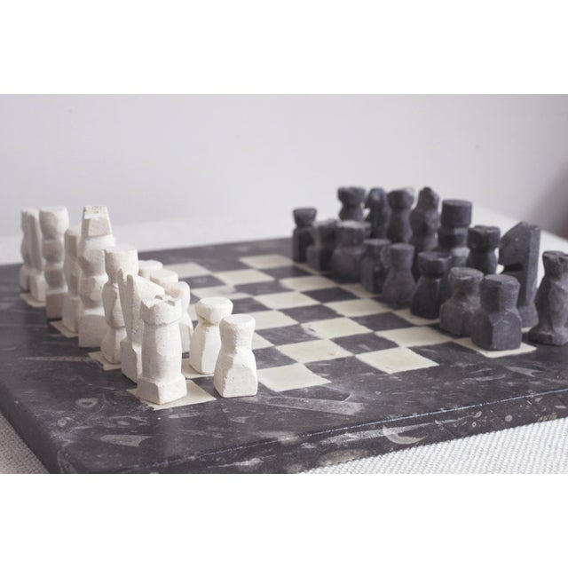 Mid-Century Brutalist Marble Chess Board Set with Black and White Orthoceras Fossil Slab and Stone Pieces, 1950s, Set of 33 For Sale - Image 3 of 16