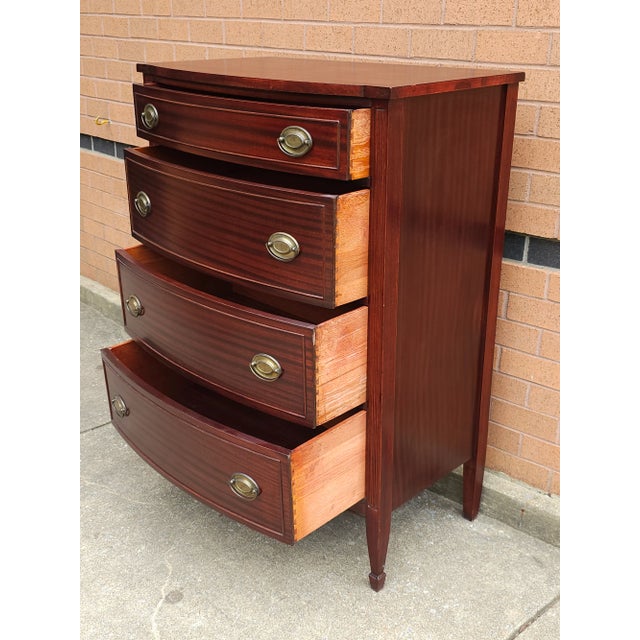 Mid 20th Century Federal Hepplewhite Style Mahogany Chest of Drawers For Sale - Image 9 of 10