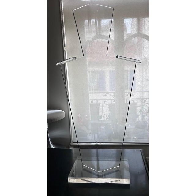 Bust in Acrylic Glass, 1980s For Sale - Image 8 of 16