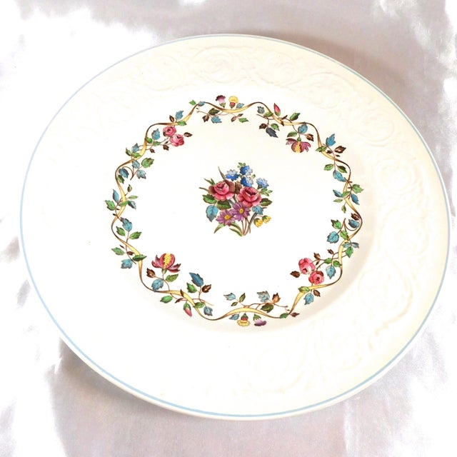 White 1940s Lot of Nine Pieces of Wedgwood Argyle Dinnerware For Sale - Image 8 of 15