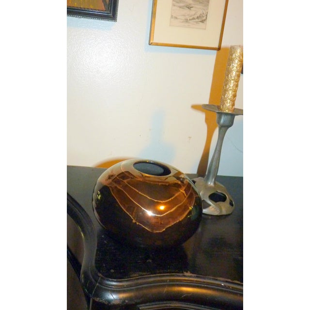 Bruce Fairman Signed Studio Art Pottery Globe Vase With Copper Lustre Drip Glaze For Sale - Image 4 of 7