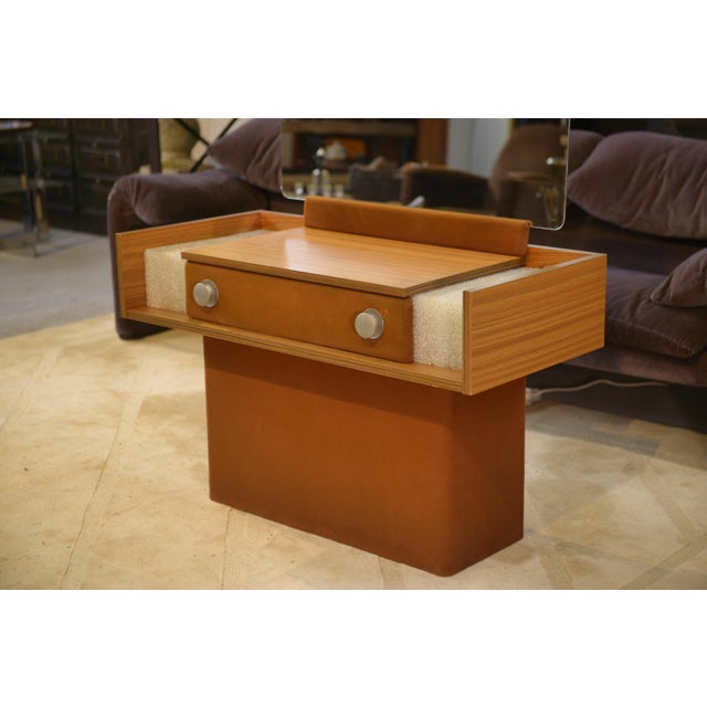 Illuminated Dressing Table, 1980s, in Very Good conditions. Designed 1980 to 1989