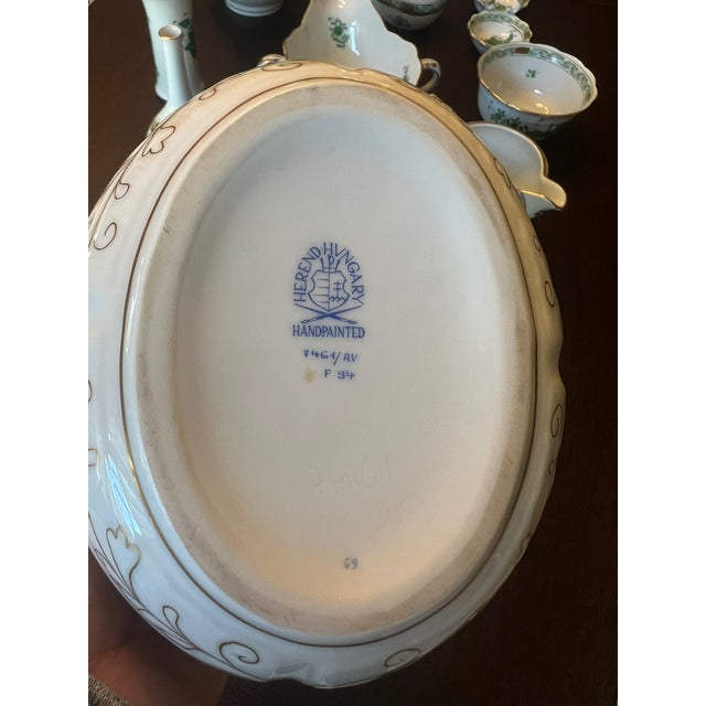 Herend Herend Handled Oval Basket in Chinese Bouquet in Excellent Condition For Sale - Image 4 of 5