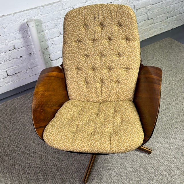 "Mrs Chair" Lounge Chair by George Mulhauser for Plycraft For Sale In New York - Image 6 of 9