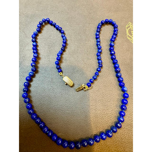Blue Vintage uniform Lapis Lazuli Single Strand Necklace 14 Kt Yellow Gold Clasp For Sale - Image 8 of 18