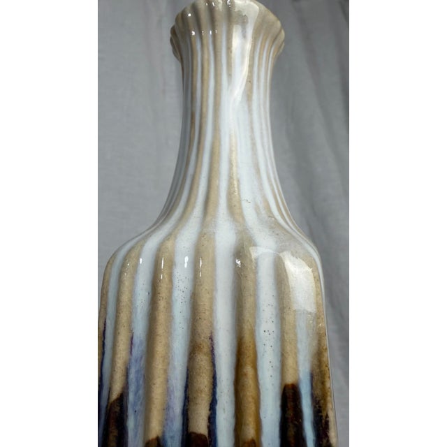 Carlo Scarpa 19thC Mid-Century Modern Italian "Tessuto" Slender Ribbed Stoneware Vase — 19" For Sale - Image 4 of 12