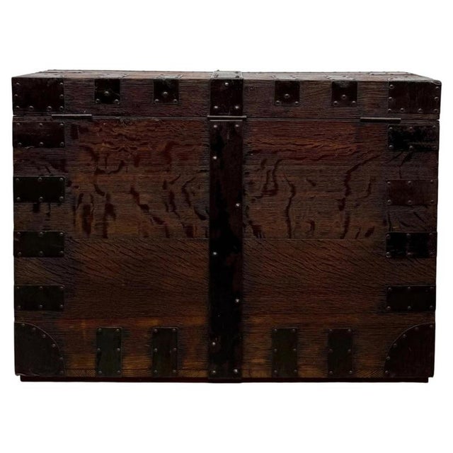 Gold Antique 19th Century English Victorian Iron-Bound Oak Silver Chest For Sale - Image 8 of 13