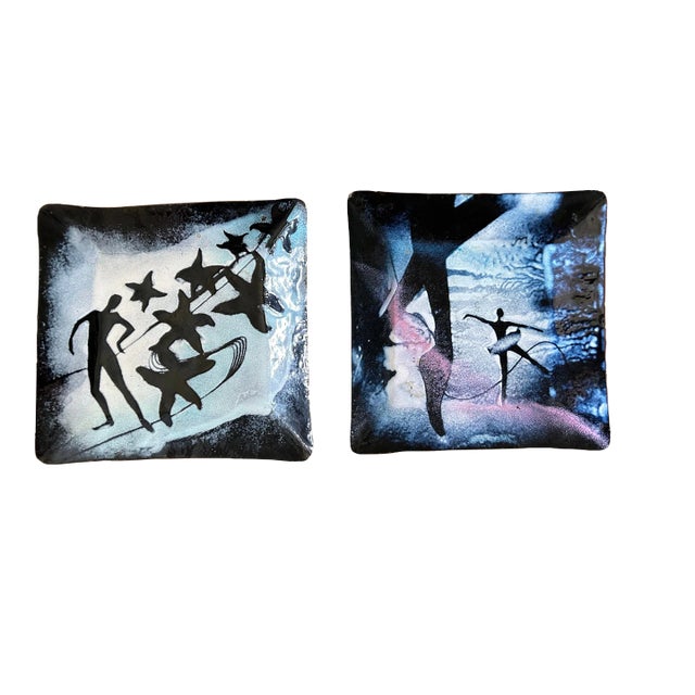 Vintage Pair of Enameled Copper Decorative Plates With Dancers and Stars For Sale