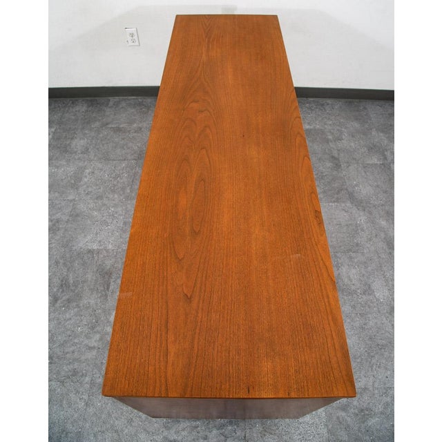 Bassett Vintage Dresser Credenza 9 Drawer Bassett Cherry For Sale - Image 4 of 12