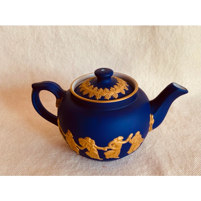 Ceramic Exquisite c.1900 Dudson Bros "Dipped" Jasperware Teapot - Royal Cobalt With Hand-Applied Gold For Sale - Image 7 of 12