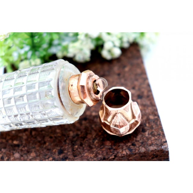 Perfume Bottle in Glass and 15K Gold For Sale - Image 4 of 6