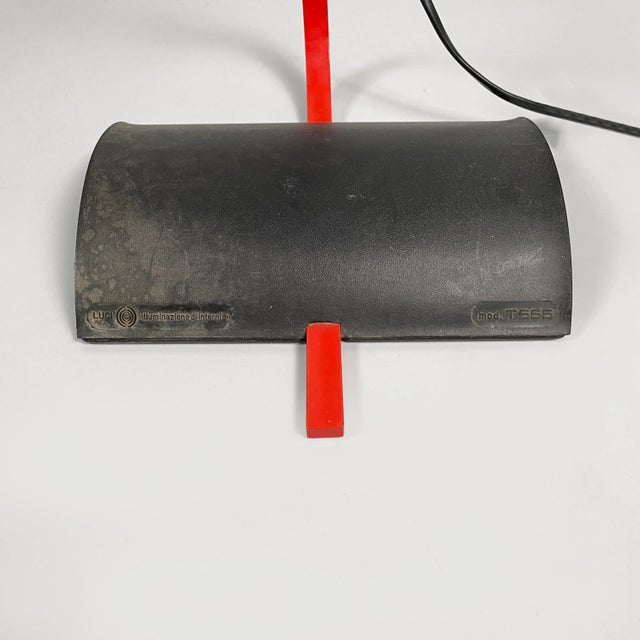 Italian Modern Red and Black Metal T555 Table Lamp from Luci Illuminazione Interni, 1980s For Sale - Image 13 of 18