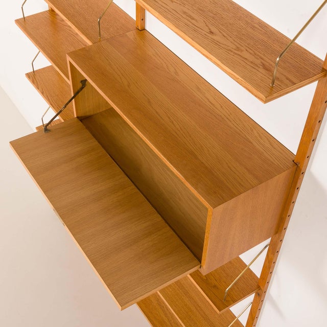 Mid-Century Scandinavian Oak Wall Unit in the style of Cadovius, Denmark, 1970s For Sale - Image 15 of 17