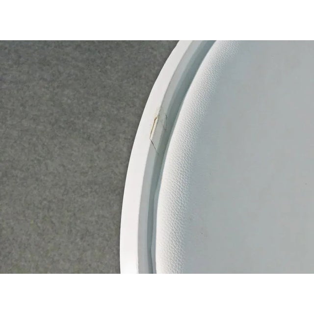 White Mid 20th Century Pair of White Shell Chairs in the Style of Hans Wegner For Sale - Image 8 of 8