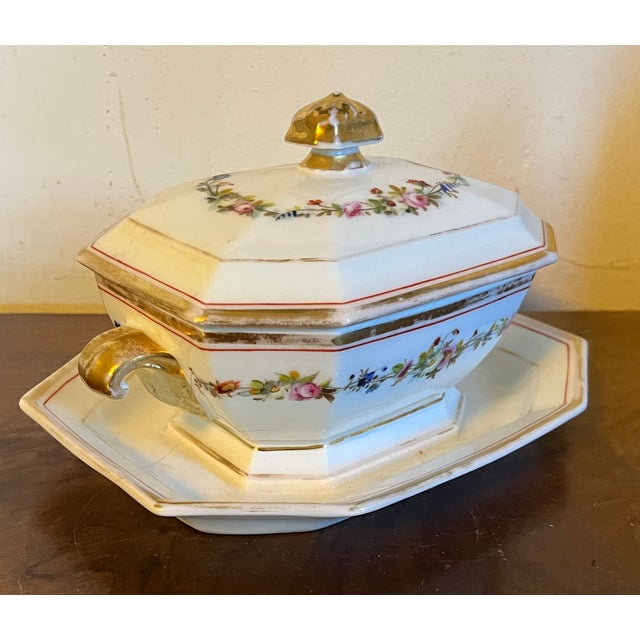 Antique Early 19th Century French Empire Paris Porcelain Octagonal Sauce Tureen With Flower Garland Sprig Decoration For Sale - Image 11 of 16