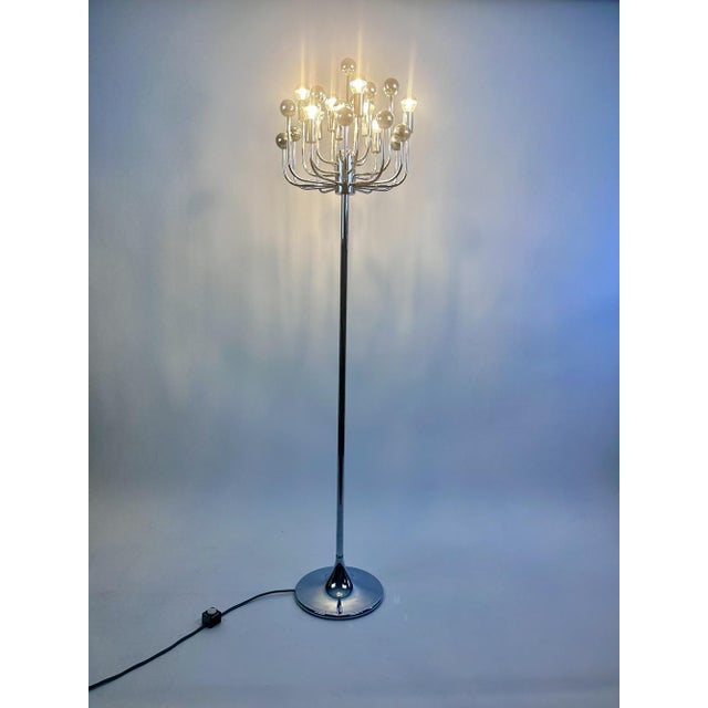 Mid-Century Modern Vintage Floor Lamp attributed to Sciolari for Boulanger Chrome, 1960s For Sale - Image 3 of 6