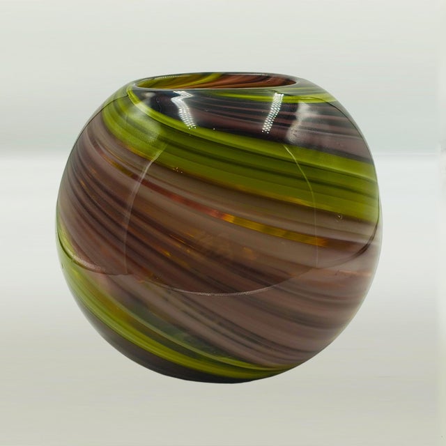 Mid-Century Modern Spherical Murano Art Glass Vase With Swirling Ribbon Accents, 1960s For Sale - Image 4 of 8