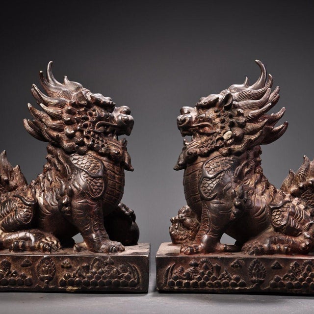 Asian Pair of Antique Gilt Bronze Guardian Lion Figurines, 6900g Total, Ming Mark For Sale - Image 3 of 10