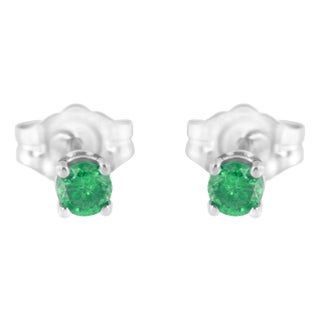 .925 Sterling Silver 1/4 Cttw Round Brilliant-Cut Green Diamond Classic 4-Prong Stud Earrings (Fancy Color-Enhanced, I2-I3 Clarity) - 2 Pieces For Sale