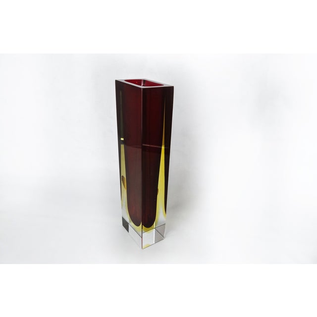 1970s Brown and Yellow Cubic Sommerso Vase attributed to Seguso, Murano, Italy, 1970s For Sale - Image 5 of 8