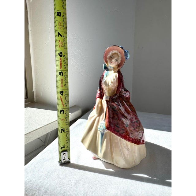Ruby Red Vintage Royal Doulton Figurine ~ “Paisley Shawl” ~ Hn 1988 For Sale - Image 8 of 11