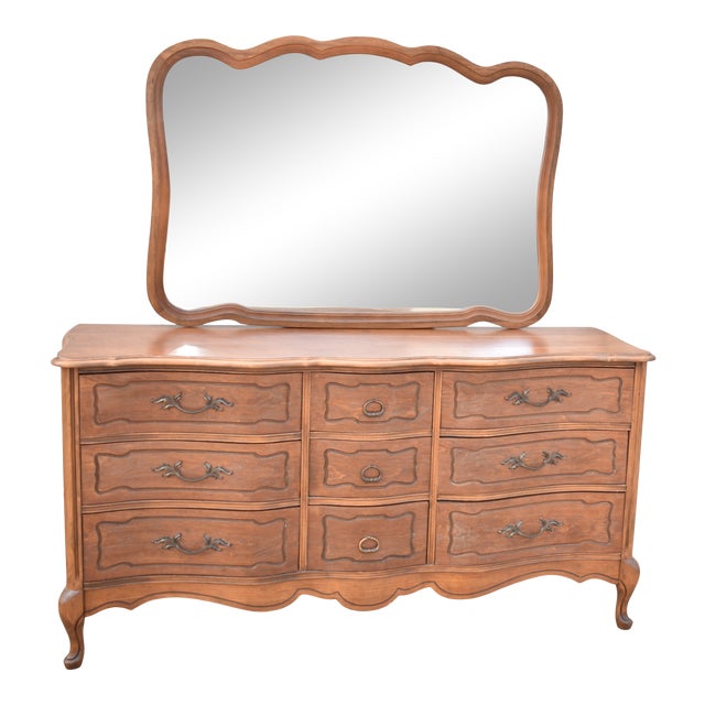 Mid 20th Century Bassett French Country Cherry 9 Drawer Dresser With