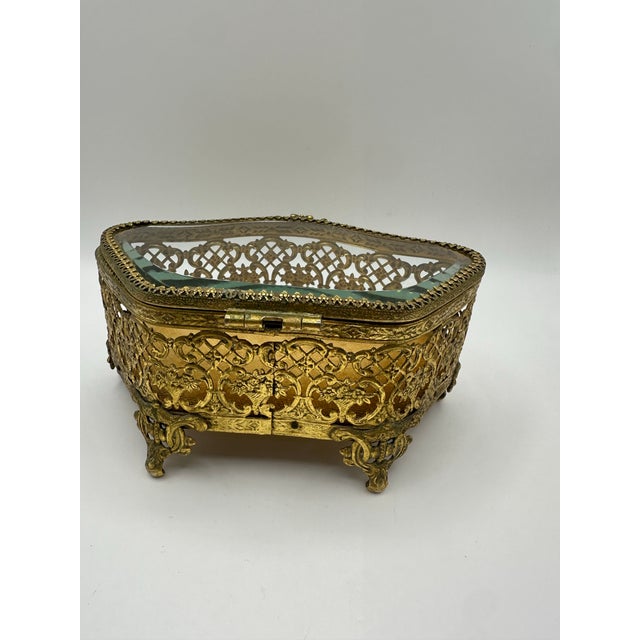 Hollywood Regency 1960s Hollywood Regency Brass Gold Claw Foot Casket Filigree Jewelry Box For Sale - Image 3 of 5