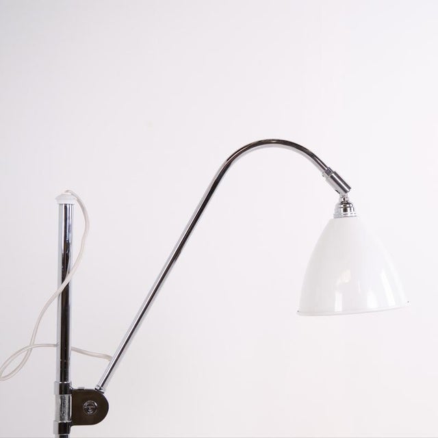 Bestlite bl3 floor lamp crafted from chrome, designed by robert dudley best and manufactured by gubi. The lamp features a...